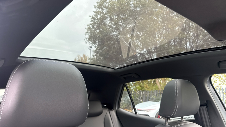 Volkswagen ID.3 150kW Family Pro Performance 58kWh 5dr Auto Electric Hatchback